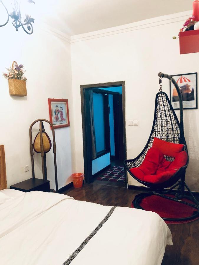 Fenghuang Little Bear Family Guest House Exterior photo